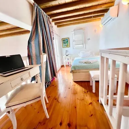 Kalisti Houlakia (Mykonos)